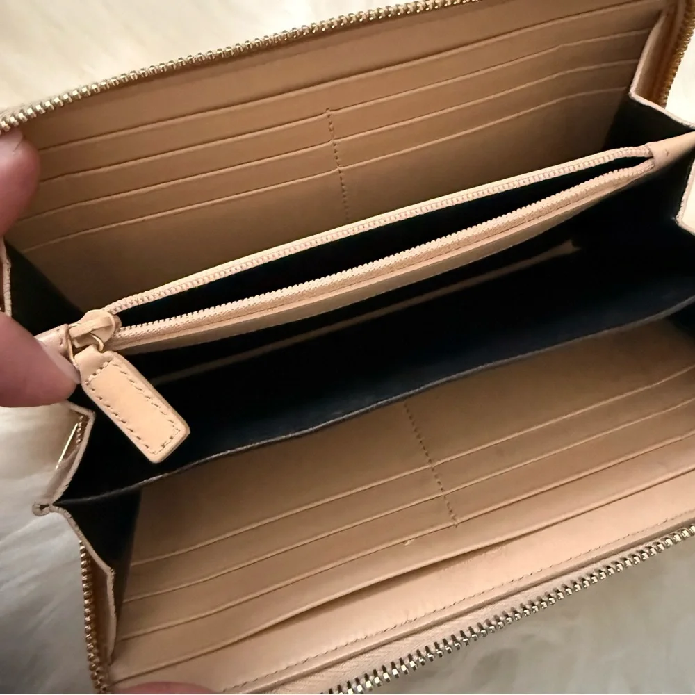 YSL Beige Patent Leather Continental Zip Around Wallet - Picture 7 of 15